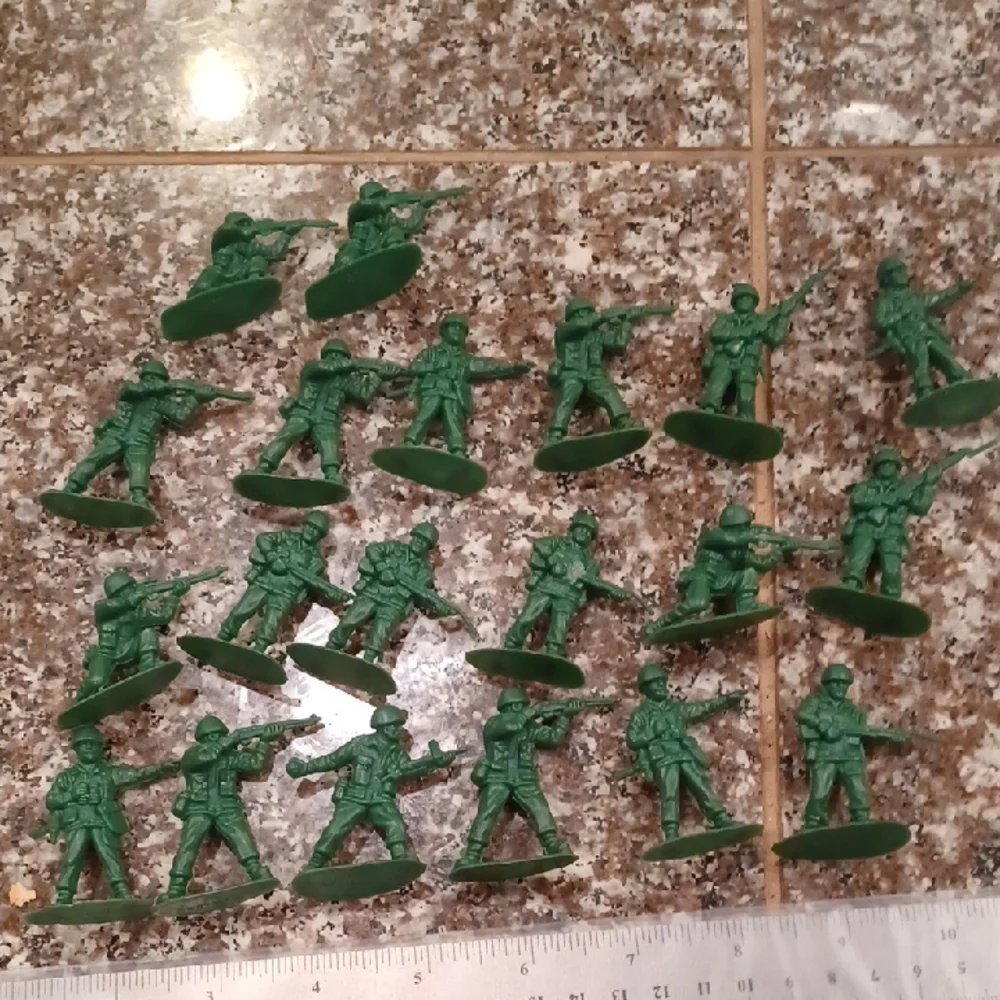 Green Toy Soldier Figures 20 - Picture 1 of 5
